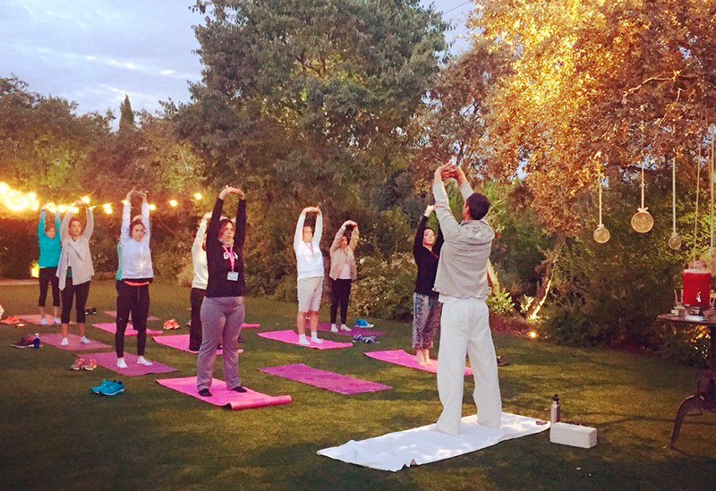 Taller de Yoga para empresas Cigarral de las Mercedes reuniones de empresa en el cigarral de las mercedes toledo cerca de madrid